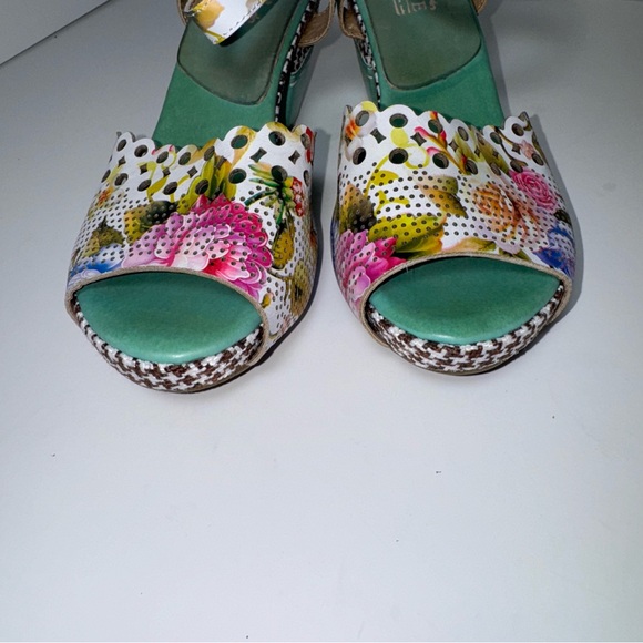 L’artiste Floral multi colored Sandals in size 41 (women’s size 9.5 to 10) - Picture 10 of 11